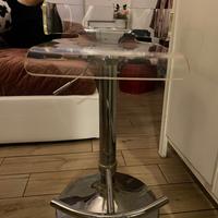 Sgabello trasparente