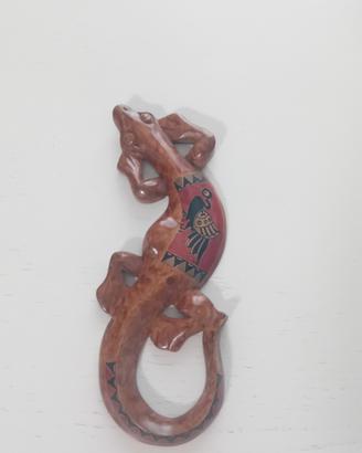 Geco in legno marrone