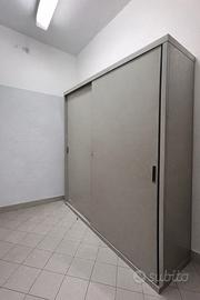 Armadio metallico industriale vintage TRAU anni 70