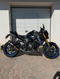 Suzuki gsx s 750