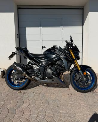 Suzuki gsx s 750