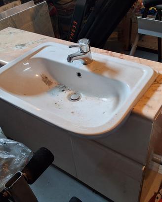 lavello in ceramica con appoggio in marmo rosa 