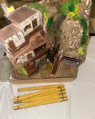 Miniatura fatta a mano con ruscello ad acqua