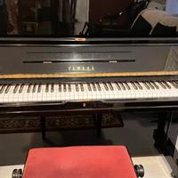 pianoforte verticale Yamaha