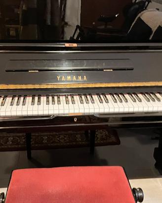 pianoforte verticale Yamaha