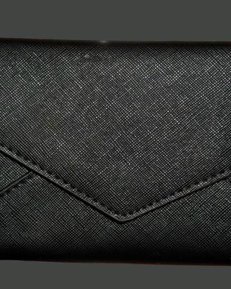 Portafoglio donna nero in ecopelle saffiano