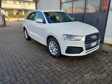 Audi Q3 2.0 TDI 120 CV Business
