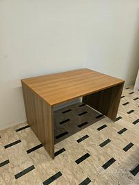 2 Scrivanie in legno 
