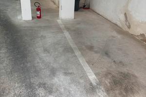 Posti auto/moto carrassi bari via de ferrariis 58
