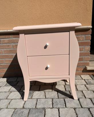 Comodino in legno realizzato da falegname