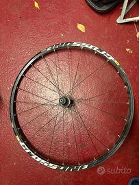 Mavic Ruota posteriore MTB 28" 29" 6 fori QR