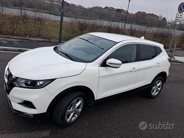 NISSAN
Qashqai