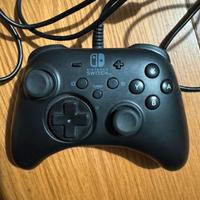 Controller per Nintendo Switch con cavo.