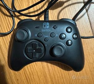 Controller per Nintendo Switch con cavo.