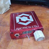 Nemesis alimentatore tattoo 