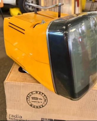 Televisore vintage Brionvega Algon 11 giallo nuovo