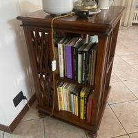 libreria girevole in mogano e porta televisione