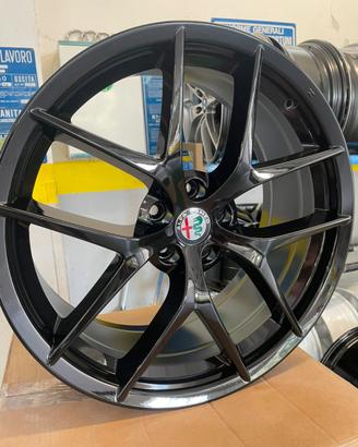 CETCHI IN LEGA ALFAROMEO STELVIO 20 TROFEO
