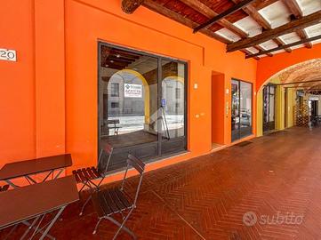 NEGOZIO A CREMONA