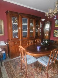 sala da pranzo e pendolo 