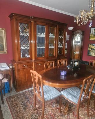 sala da pranzo e pendolo 