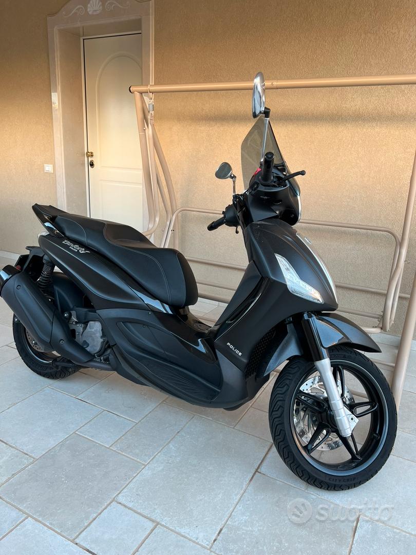 Piaggio Beverly 350 i.e. ABS Police Prezzo, Scheda tecnica e Foto