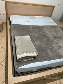 Letto matrimoniale contenitore