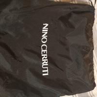 Nino Ceruti documenti o tablet 