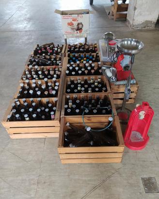 passa pomodoro e bottiglie