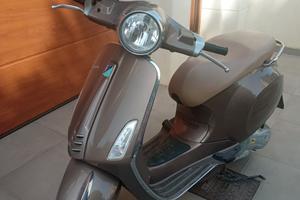 Vespa primavera 125