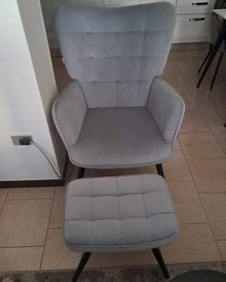 Poltrona con poggiapiedi