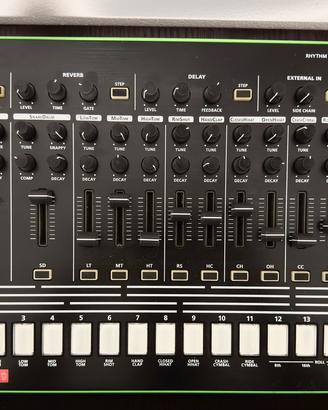 Roland aira TR8 tr-8 - drum machine