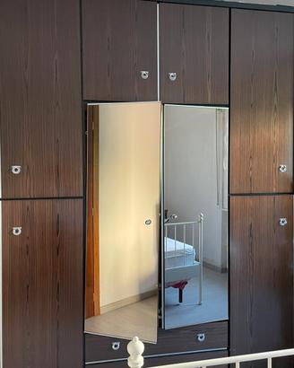 Armadio in ciliegio sei ante