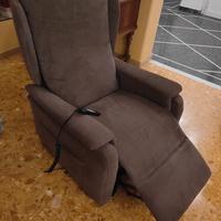 poltrona relax motorizzata sollevatore per anziani