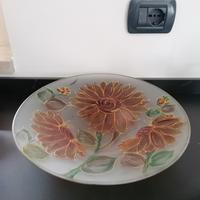 Piatto in vetro opaco con dettagli in oro