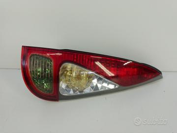 Fanale post dx TOYOTA YARIS VERSO '03
