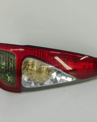 Fanale post dx TOYOTA YARIS VERSO '03