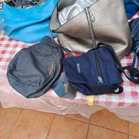 stock di borse e borselli