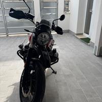 BMW R Urban gs  BMW R nine T