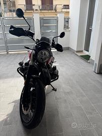 BMW R Urban gs  BMW R nine T
