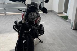 BMW R Urban gs  BMW R nine T