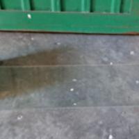 portalibri in plexiglass e acciao