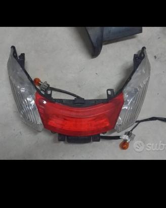 fanale posteriore majesty 400