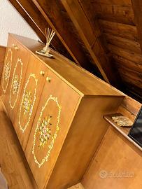 Armadio da camera basso in legno