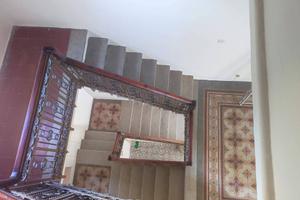 Casa indipendente di 271 m² con 5 locali e box aut