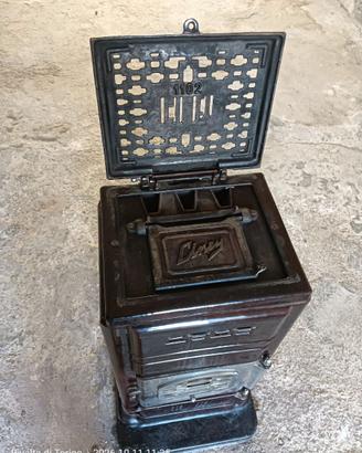 Stufa da camera vintage funzionante