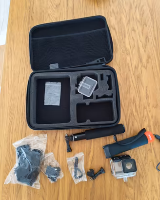 Kit accessori GoPro HERO 5 Black – Custodia, suppo