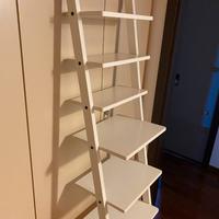 SCAFFALE A SCALA IN LEGNO BIANCO