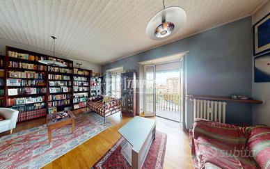 AMPIO APPARTAMENTO di 150 mq con vista panoramica.