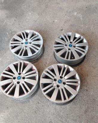CERCHI IN LEGA GRANDE PUNTO 15"